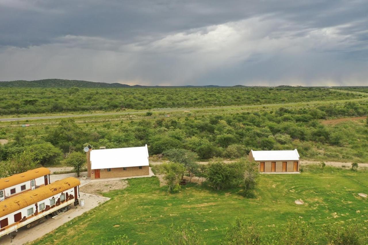Conductor'S Inn Tsumeb Exteriör bild